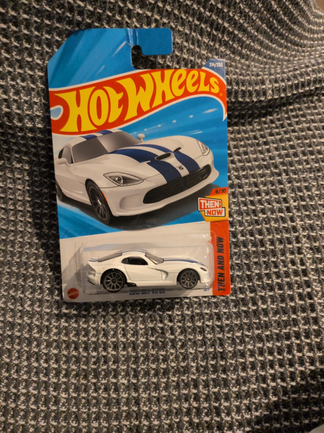 Hot Wheels Dodge Viper SRT-10 ACR White Diecast Car