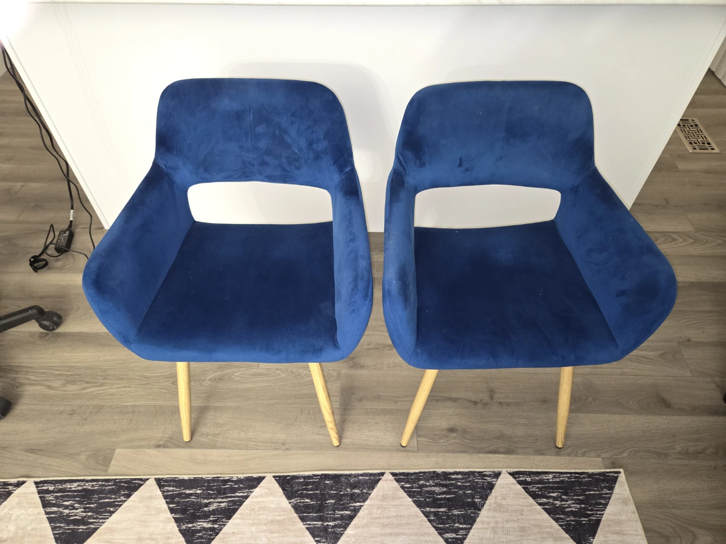 Set of 2 Blue Velvet Accent Chairs