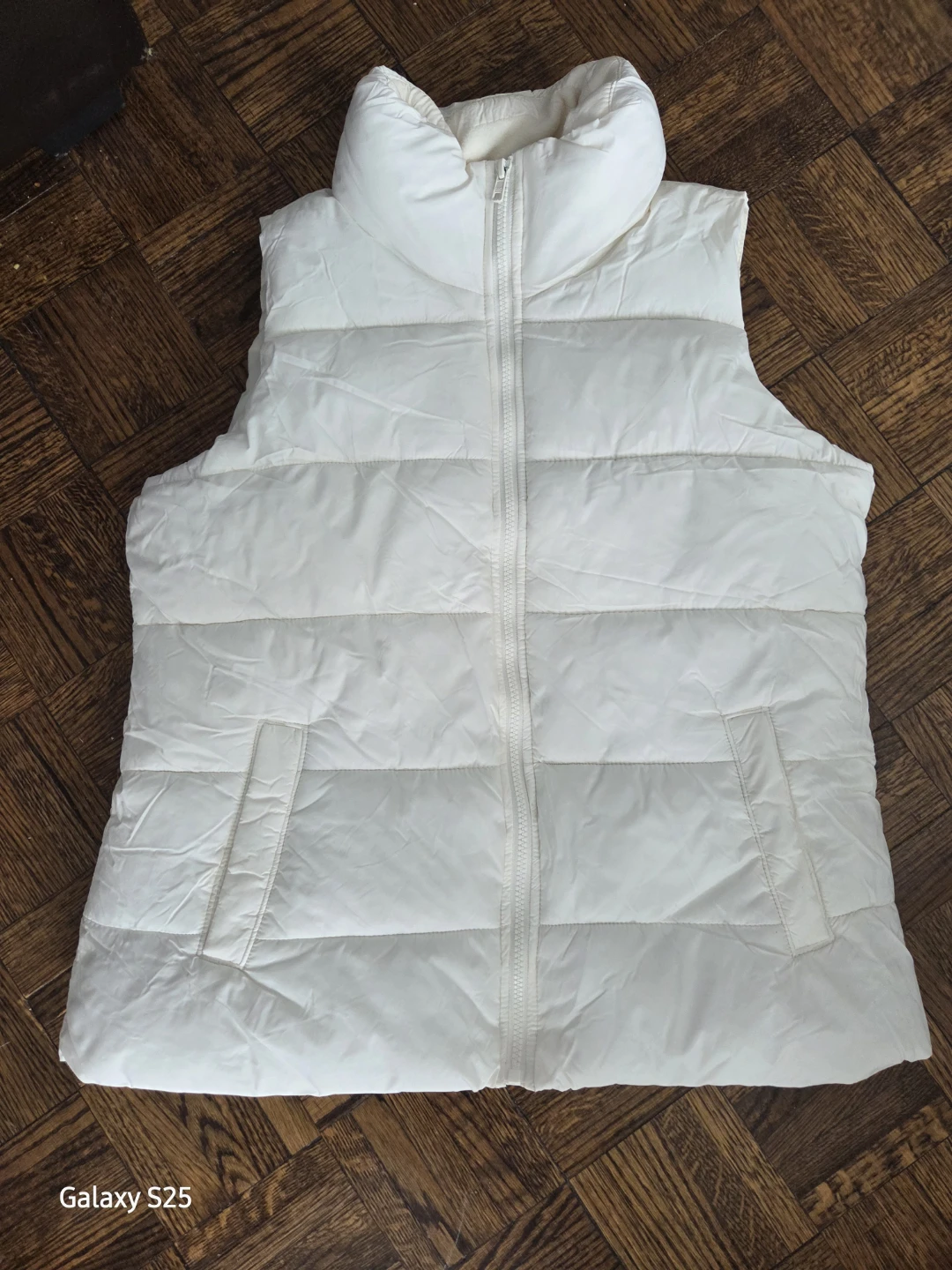 Old Navy Puffer Vest - White, Size Medium