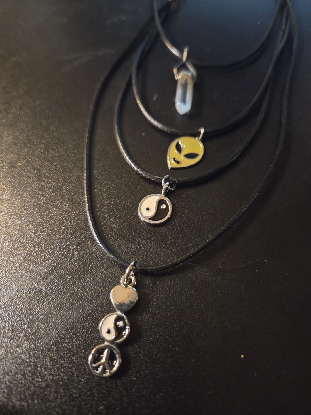 Vintage 90s pendant choker necklace