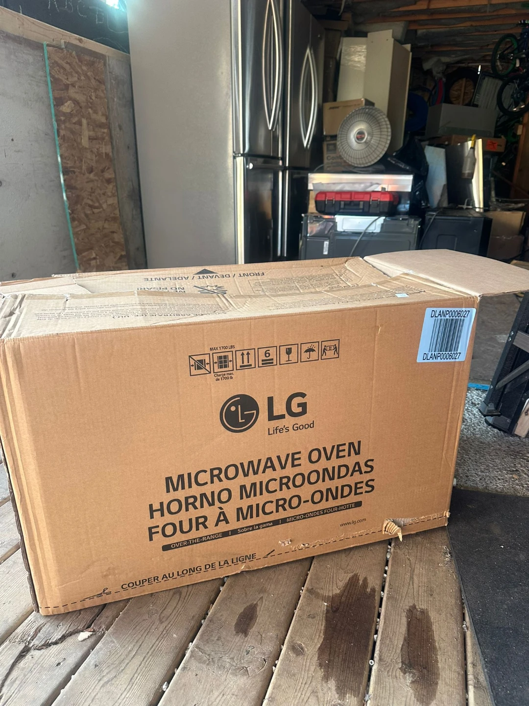 LG Microwave Oven - photo 2