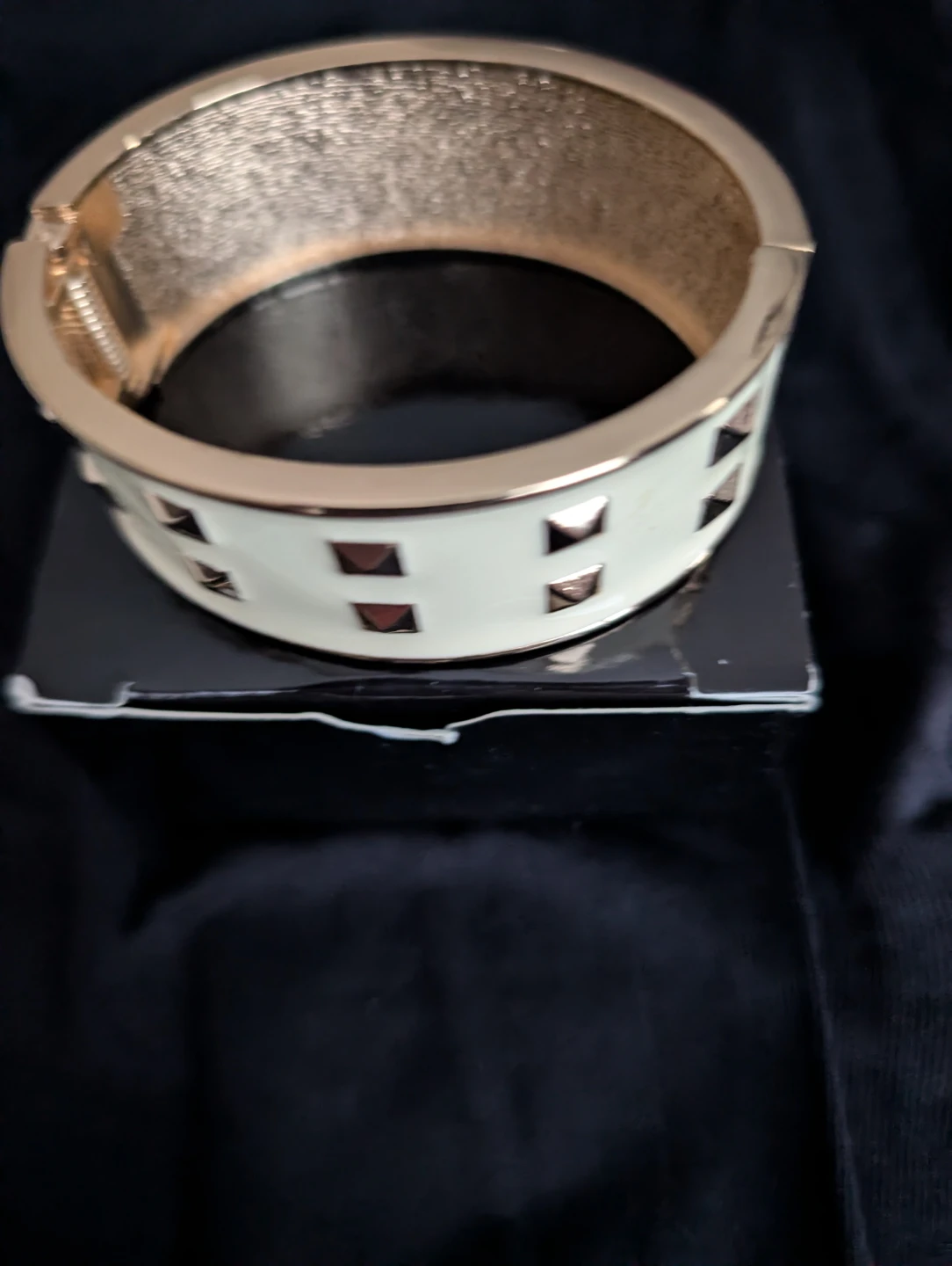 Mark. by Avon Cream & Gold Studded Bangle Bracelet🏆 - photo 2