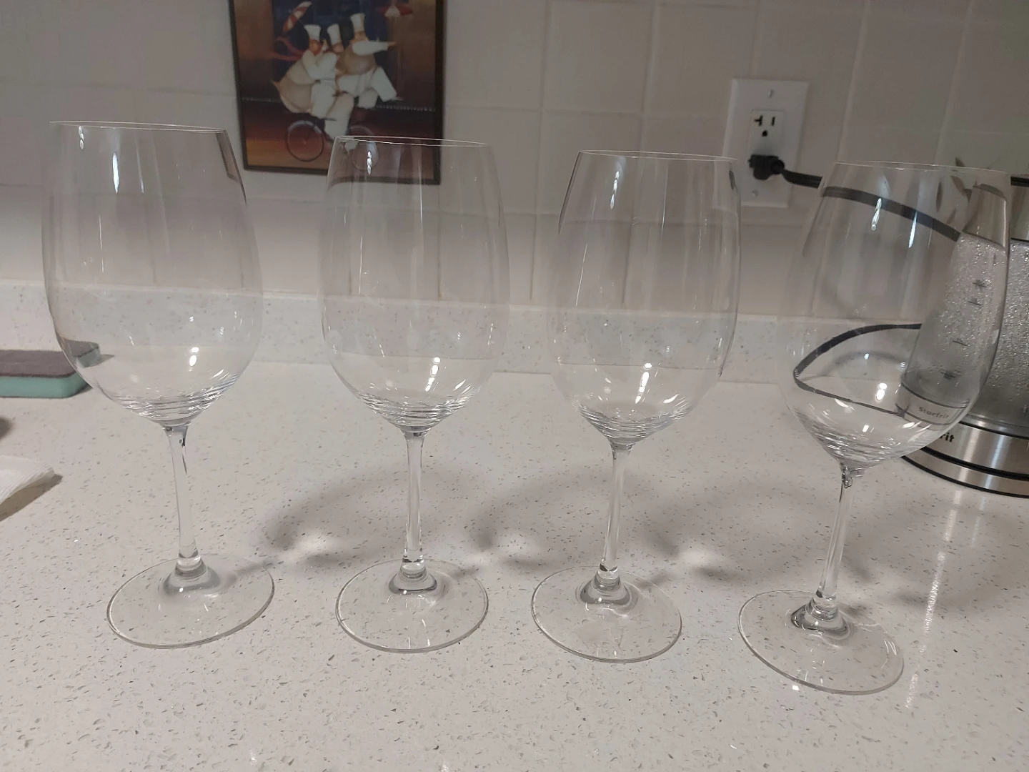 Set of 4 Clear Wine Glasses