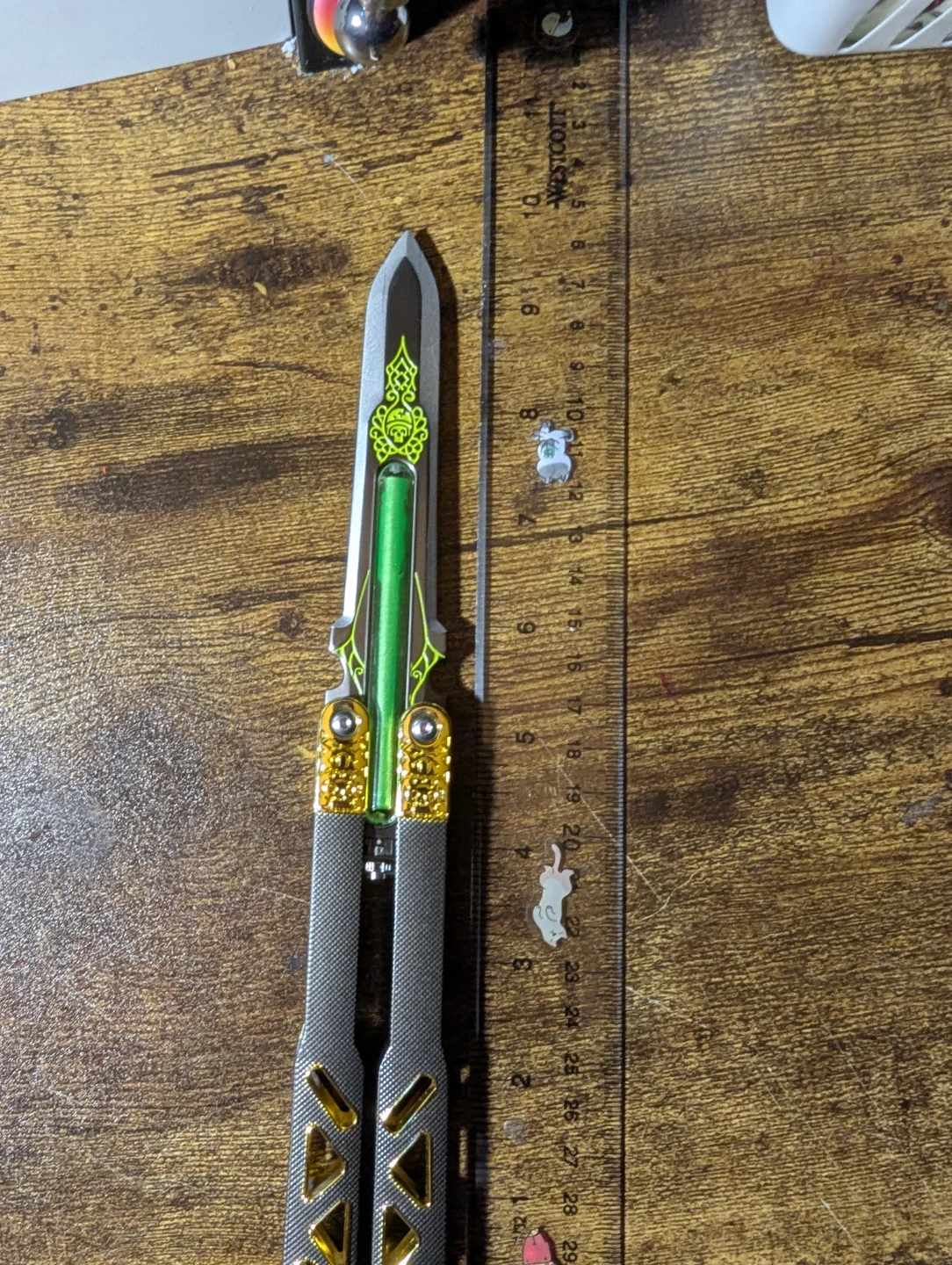 Apex Legends Octane heirloom Prop Replica - photo 3