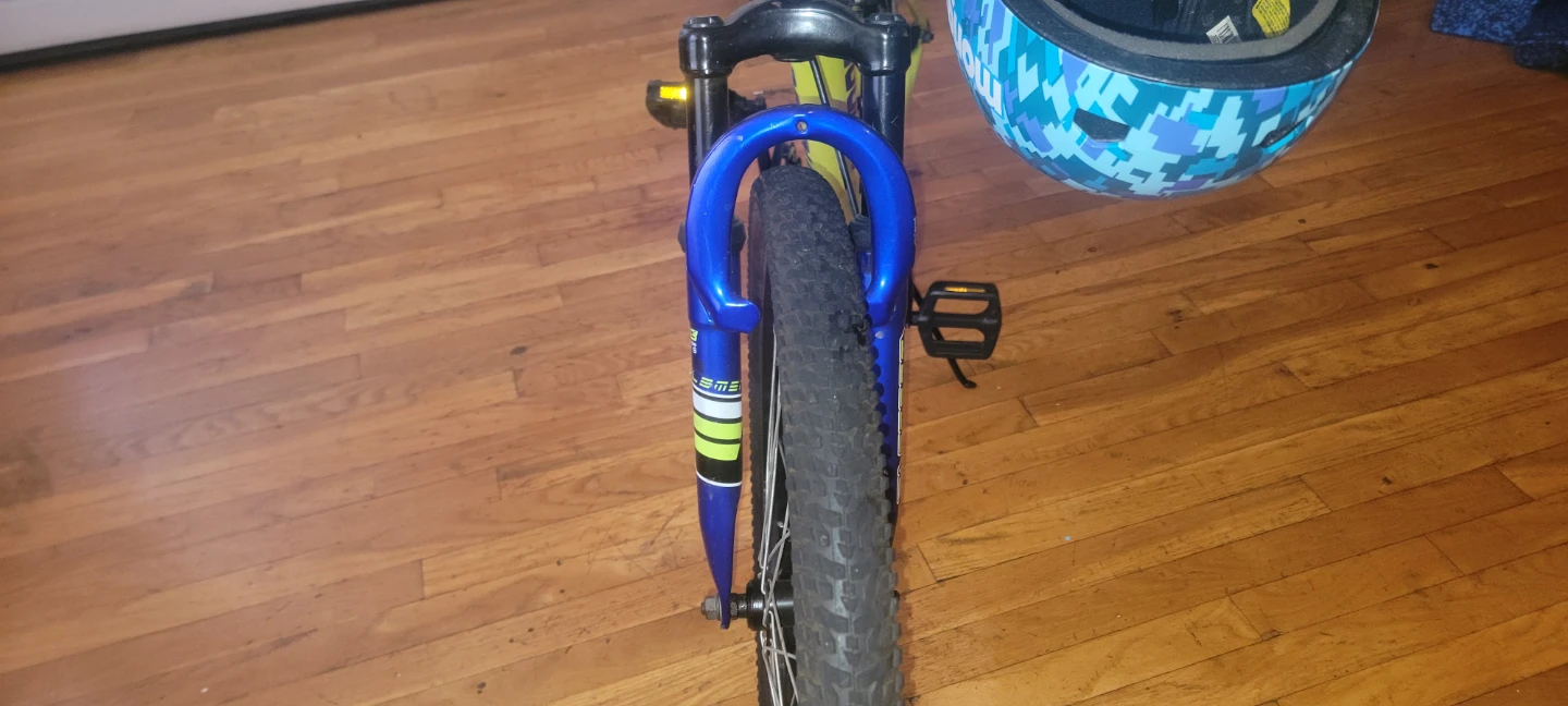 Mongoose Kids Bicycle with Helmet - Yellow/Blue - photo 2
