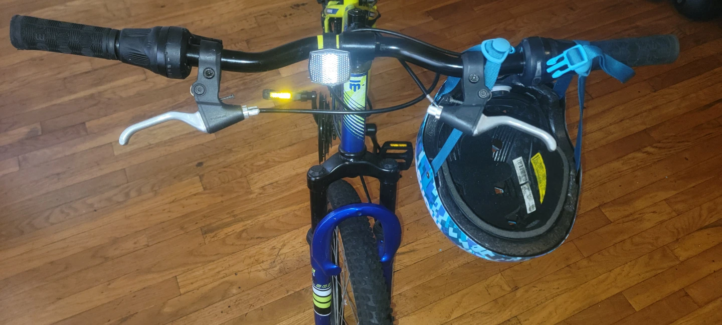 Mongoose Kids Bicycle with Helmet - Yellow/Blue - photo 5