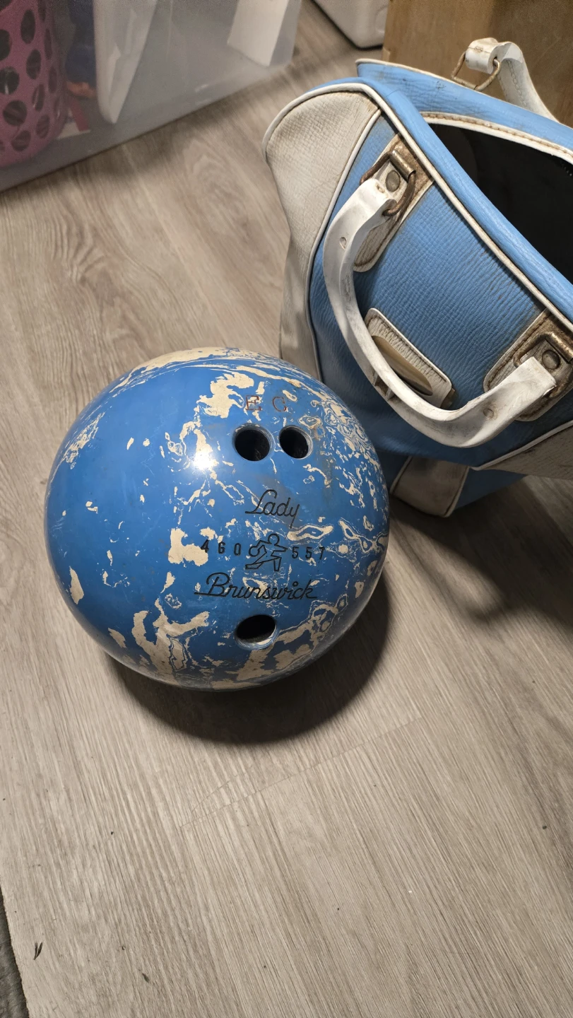 Brunswick Lady "Lady" Bowling Ball