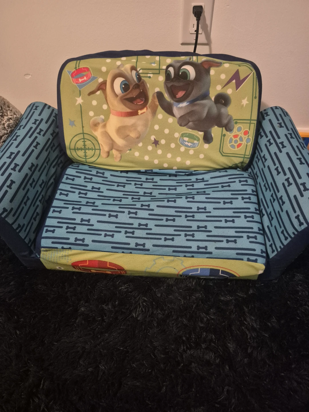 Puppy Dog Pals Kids Flip-Out Sofa Chair