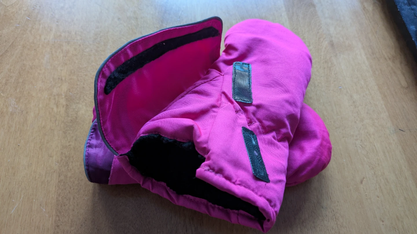 Infant Pink Mittens - photo 3