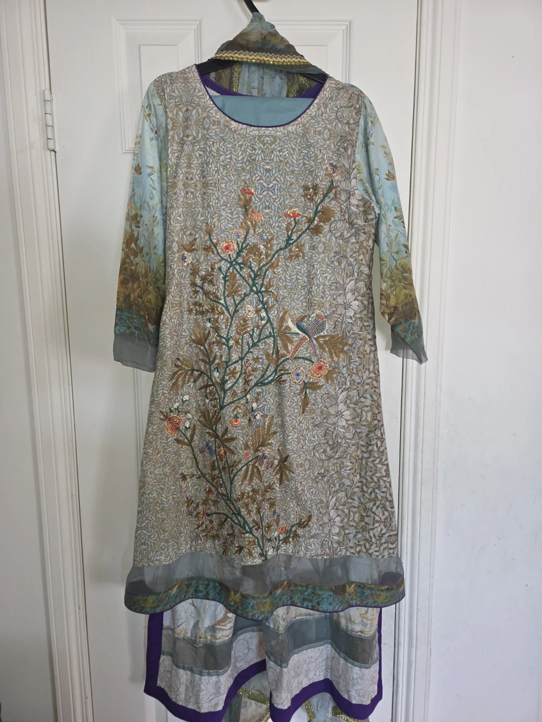 Embroidered suits - photo 2