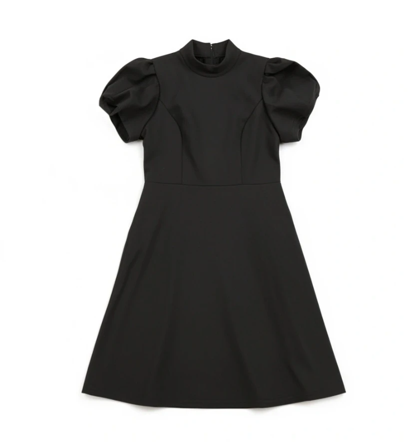 Vestido negro con botones y moño blanco parte trasera