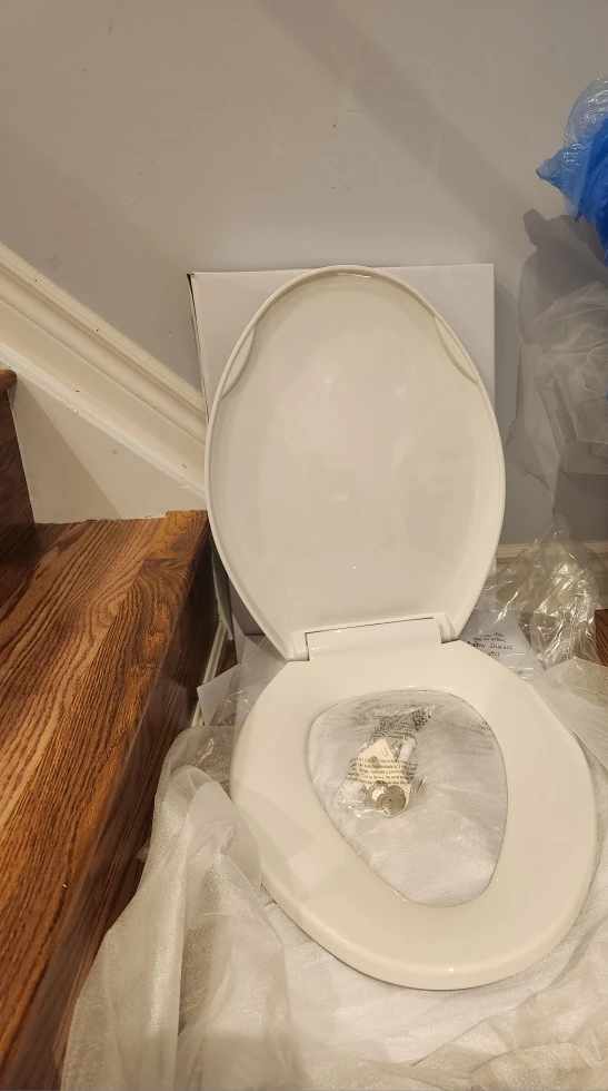 White Toilet Seat with Lid 🧡 - photo 2