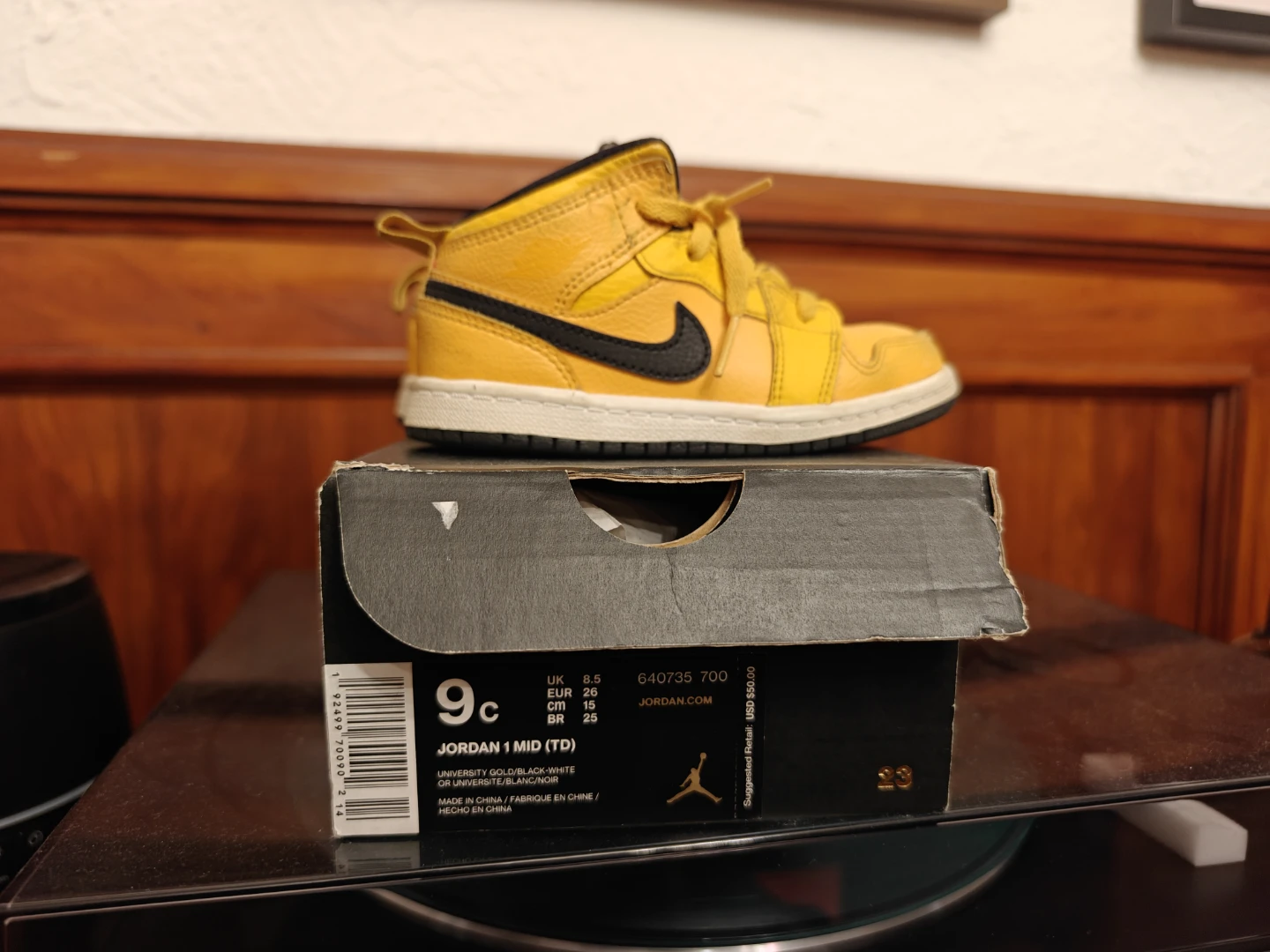 Nike Air Jordan 1 Mid (TD) Size 9c Toddler Shoes Yellow Sneakers