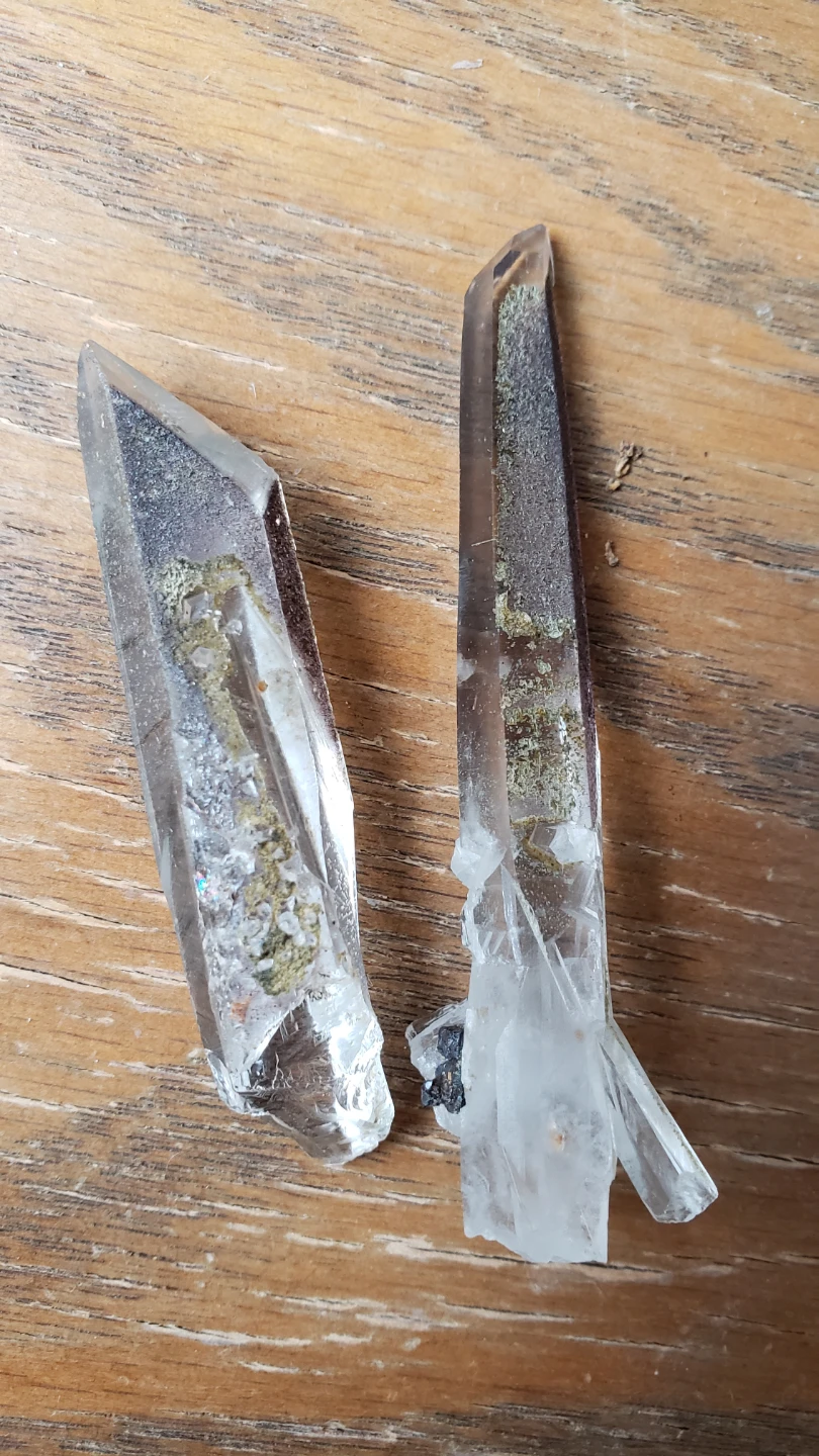 Laser Quartz, Hematite-coated