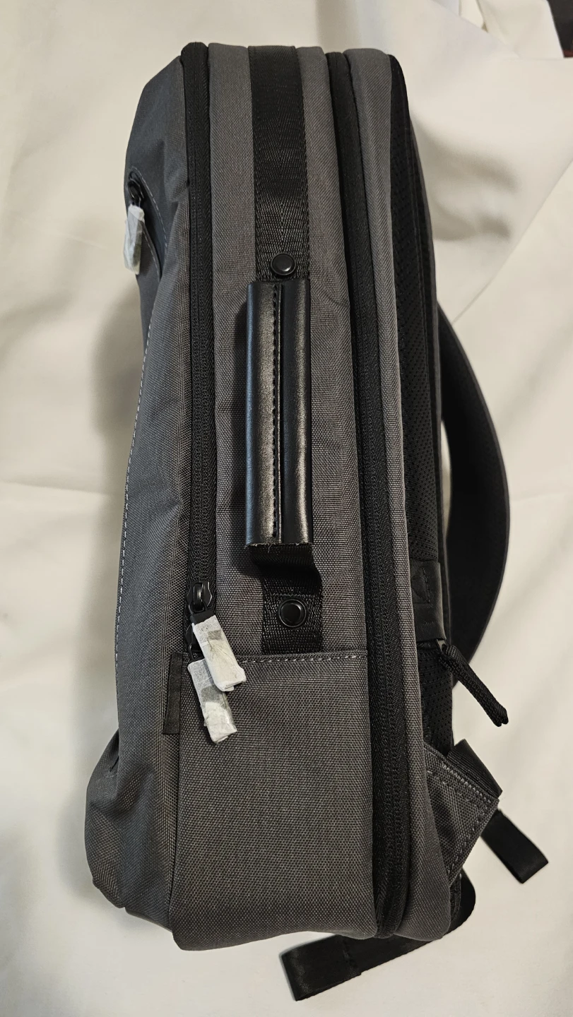 Brand new never used Stormtech Grey Computer Backpack - photo 3