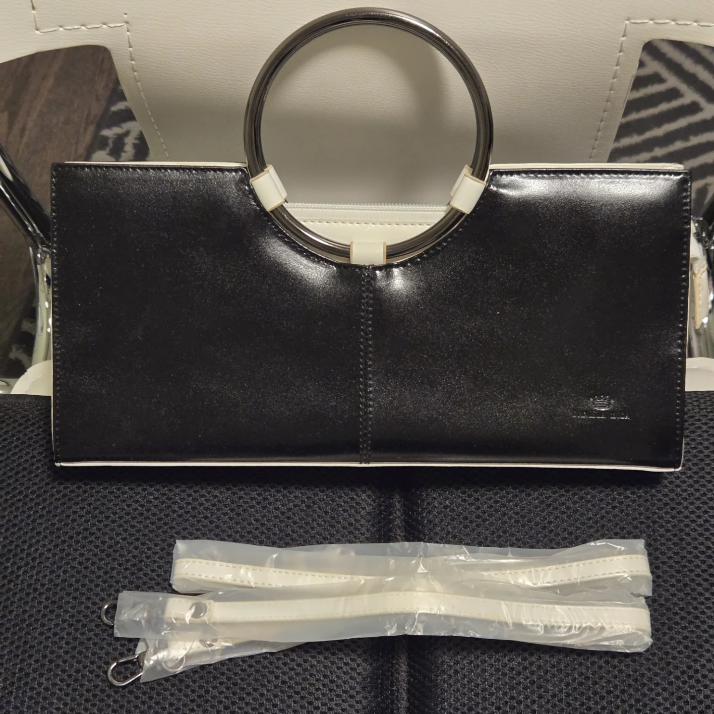 Daniela Moda Handbag with Detachable Strap 🏆 - photo 2