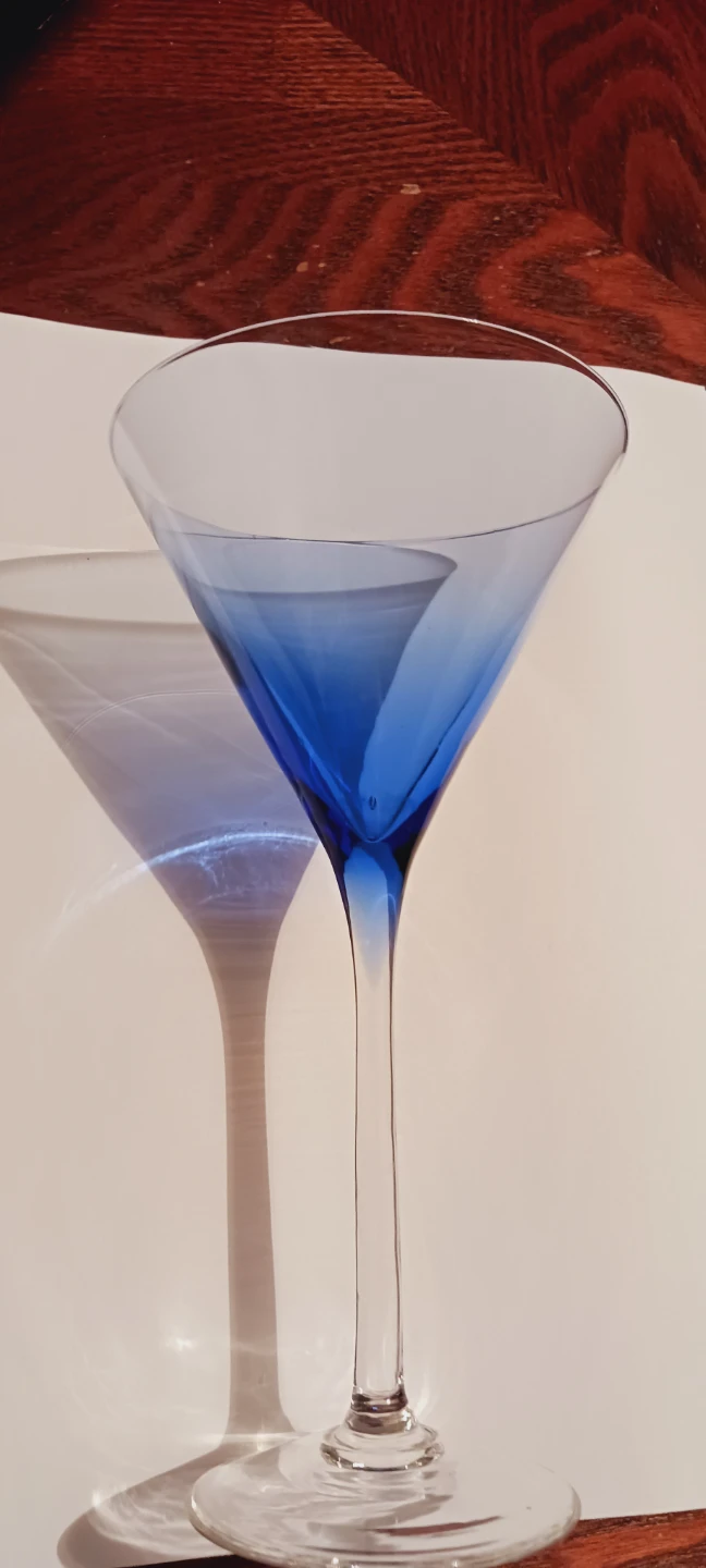 New !! Gorgeous Blue Ombre Tall Martini Glass - photo 5