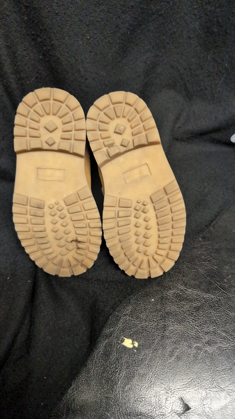 🩷Toddler Timberland Style Boots- 8T - photo 2