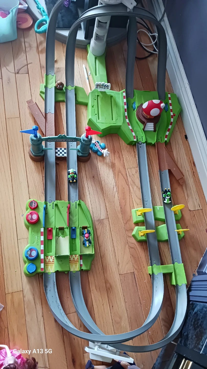 Mario Kart Racing Track Set