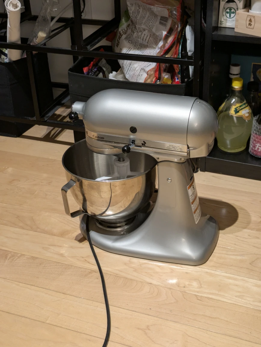 MOVING SALE: KitchenAid Tilt-Head Stand Mixer - Silver - photo 2
