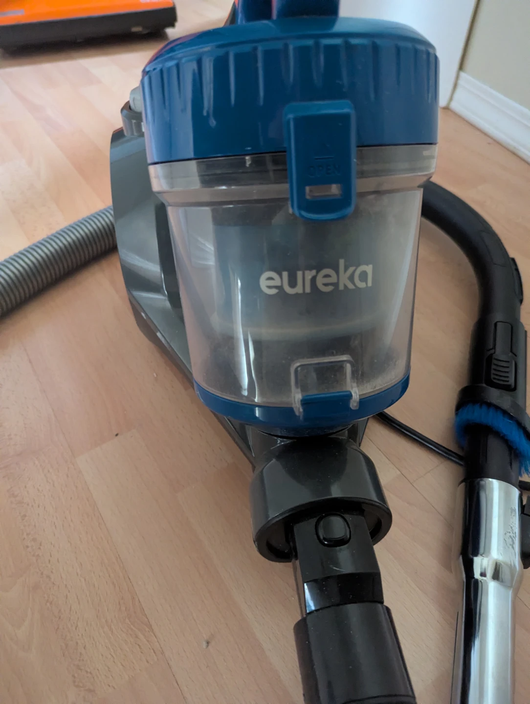 Read ad: eureka vacuum working but low suction and missing - photo 3