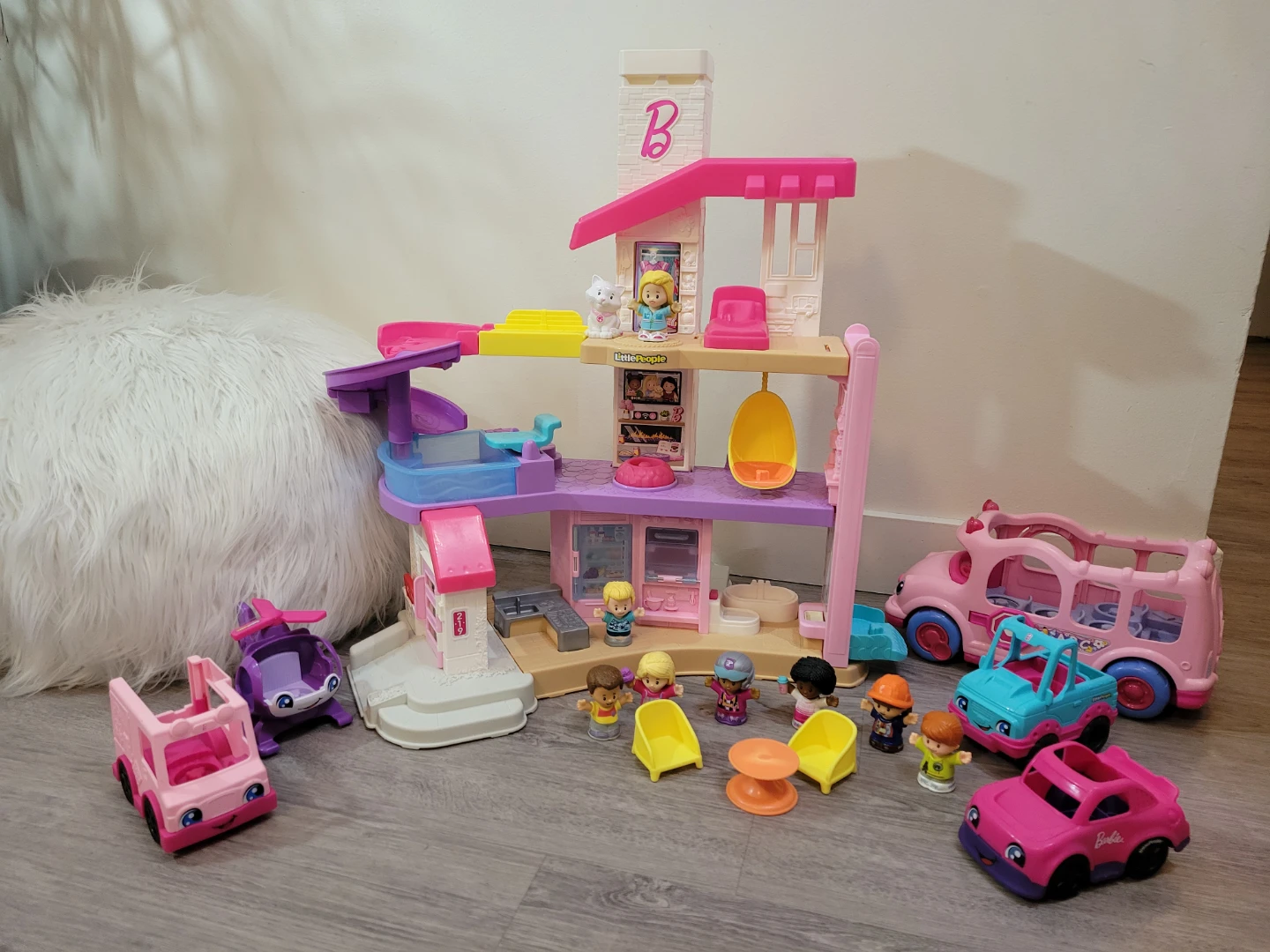 Fisher-Price Little People Barbie Dreamhouse & Vehicles