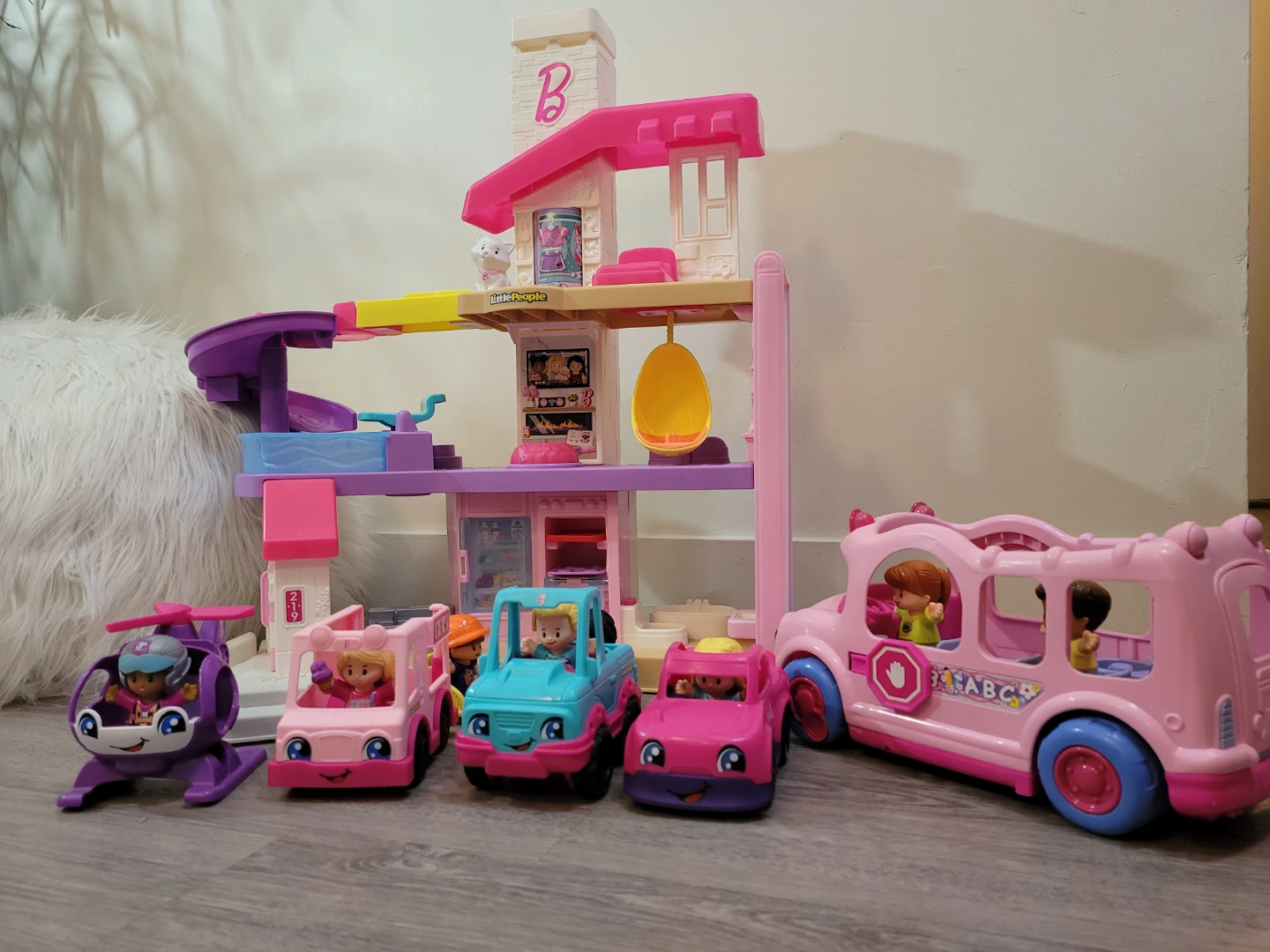 Fisher-Price Little People Barbie Dreamhouse & Vehicles - photo 2