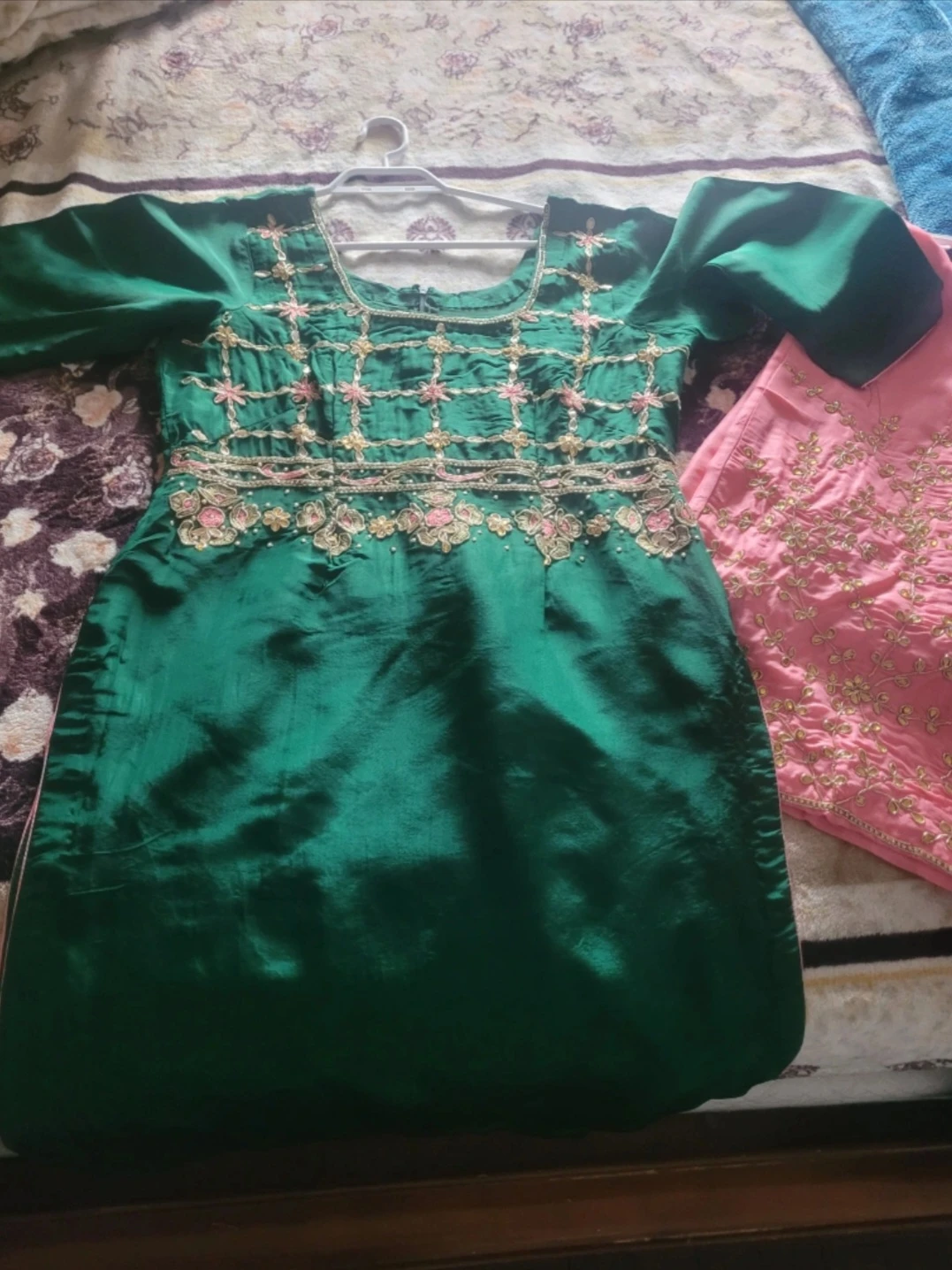 Embroidered Green and Pink Kurti Set - photo 2