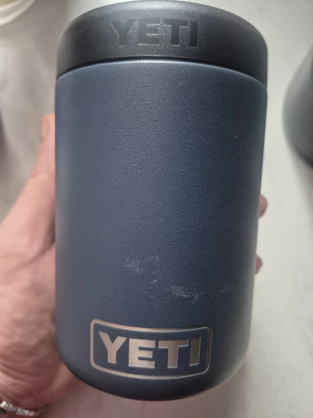 Yeti Rambler Can Cooler Navy