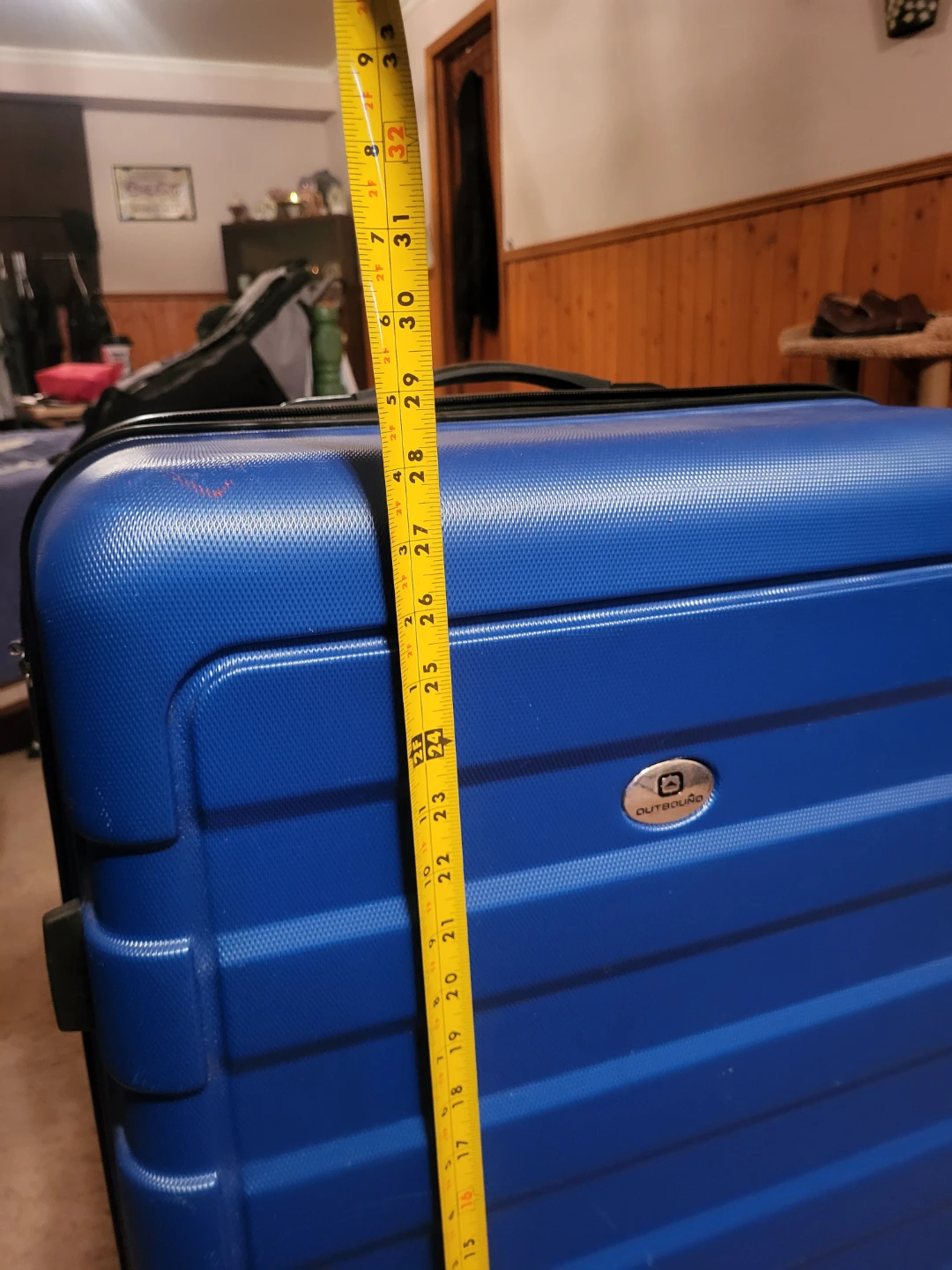 Hard shell rolling luggage - photo 4