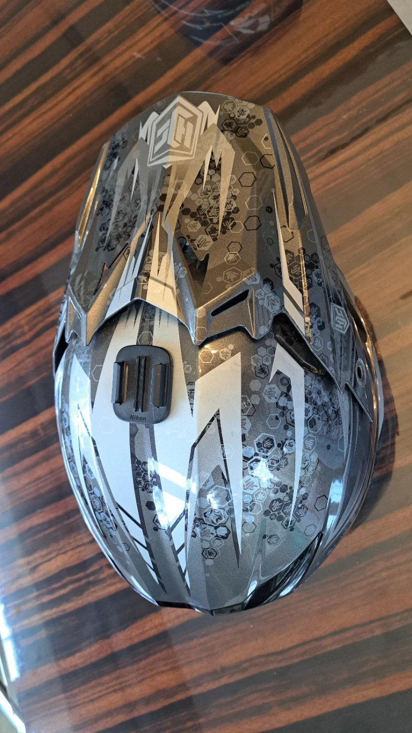 HJC Motorcycle Helmet - M - photo 2
