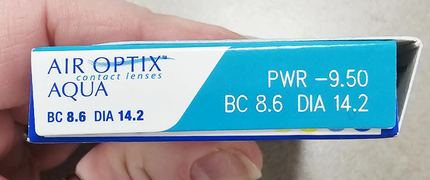 🏆 Air Optix Aqua Contact Lenses -9.50 BC 8.6 - photo 3