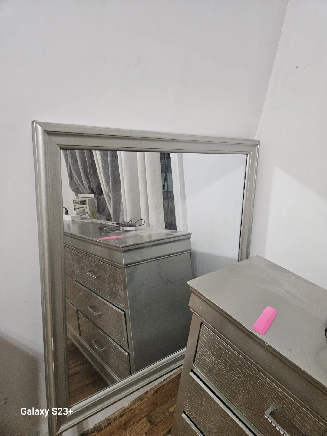 Silver Dresser and Nightstand Set with Crocodile Texture - photo 3