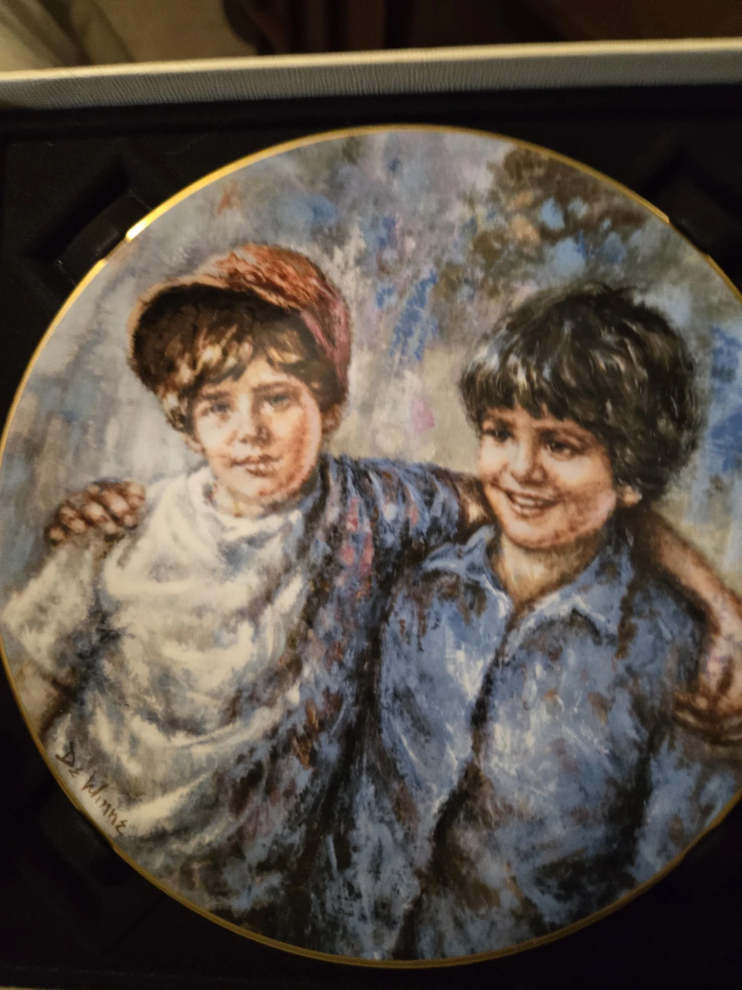 New! Royal Doulton "Buddies" Collector Plate by Lisette De Winne - photo 2