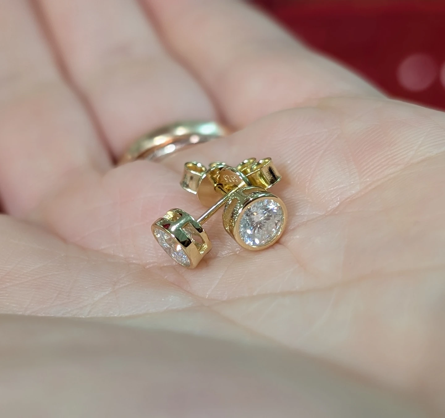 1ct (0.5ct each) moissanite (diamond sub) earrings - photo 2