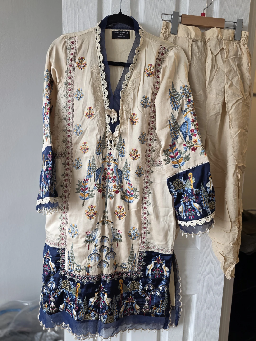Sana Safinaz Embroidered Kurta and Pants Set
