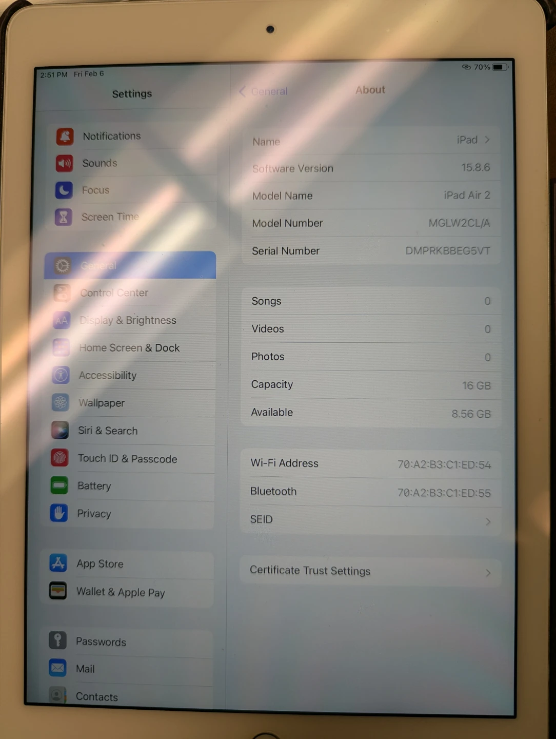 2014 apple tablet air 2barely used - photo 2