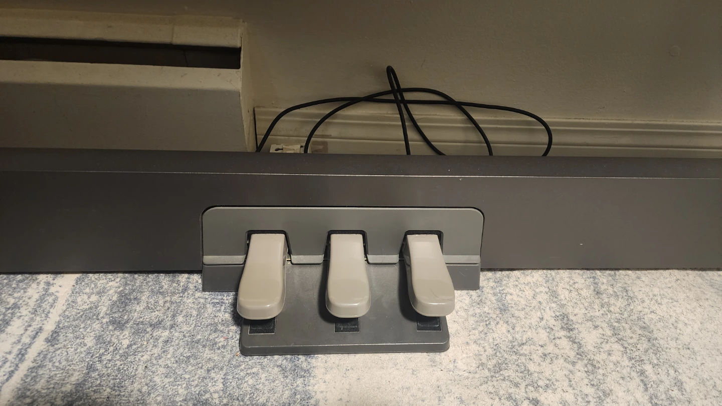 Yamaha DGX660 Arranger Keyboard with stand and bench - photo 4