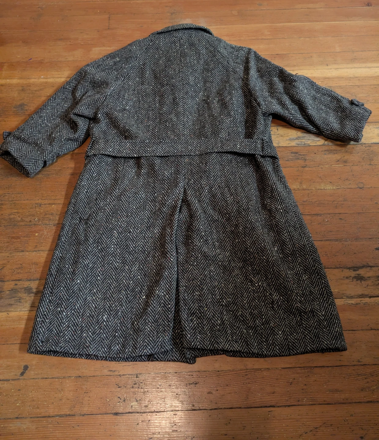 Vintage Herringbone Tweed Overcoat - photo 2