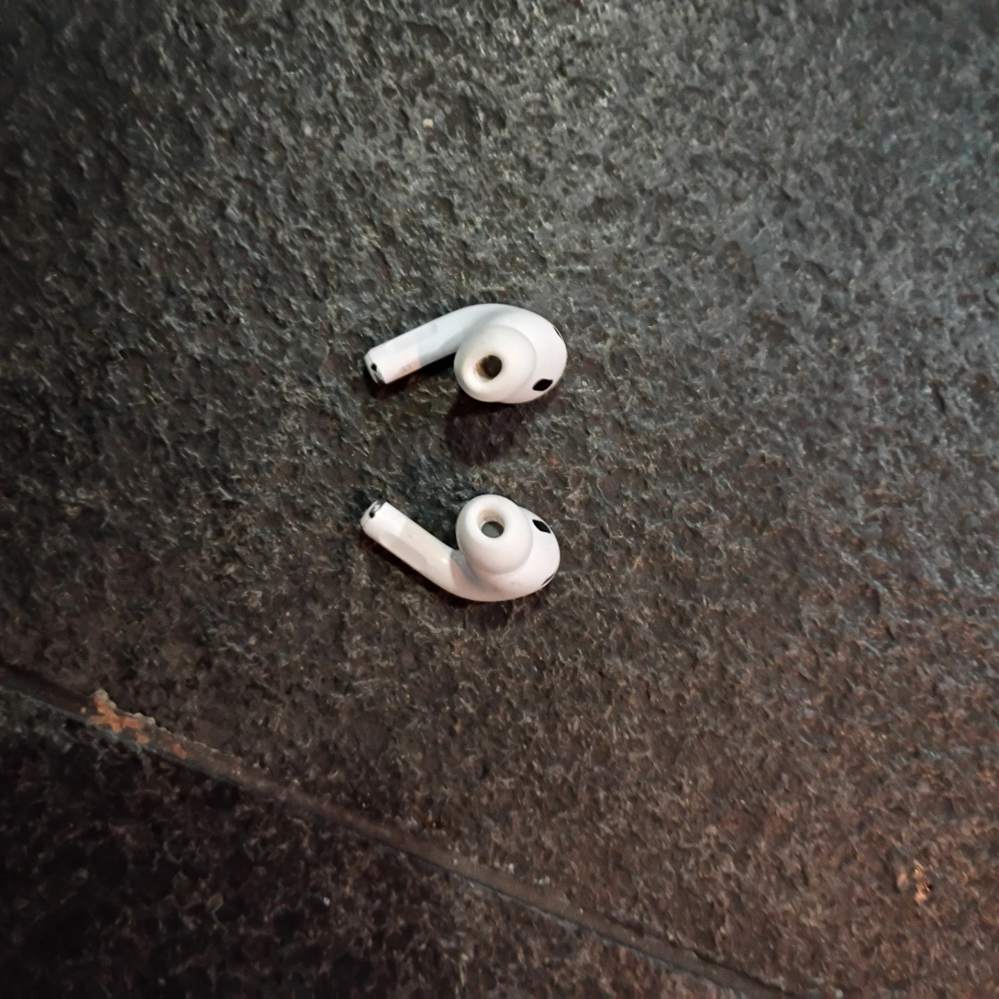 Apple AirPods Pro 2 (Left & Right Earbuds)