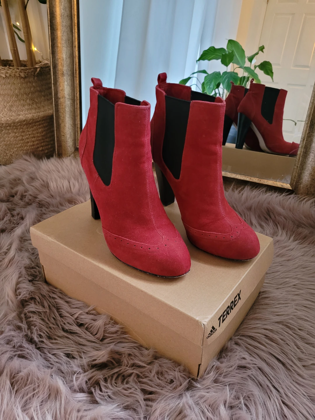 Red Suede Heeled Ankle Boots - photo 3
