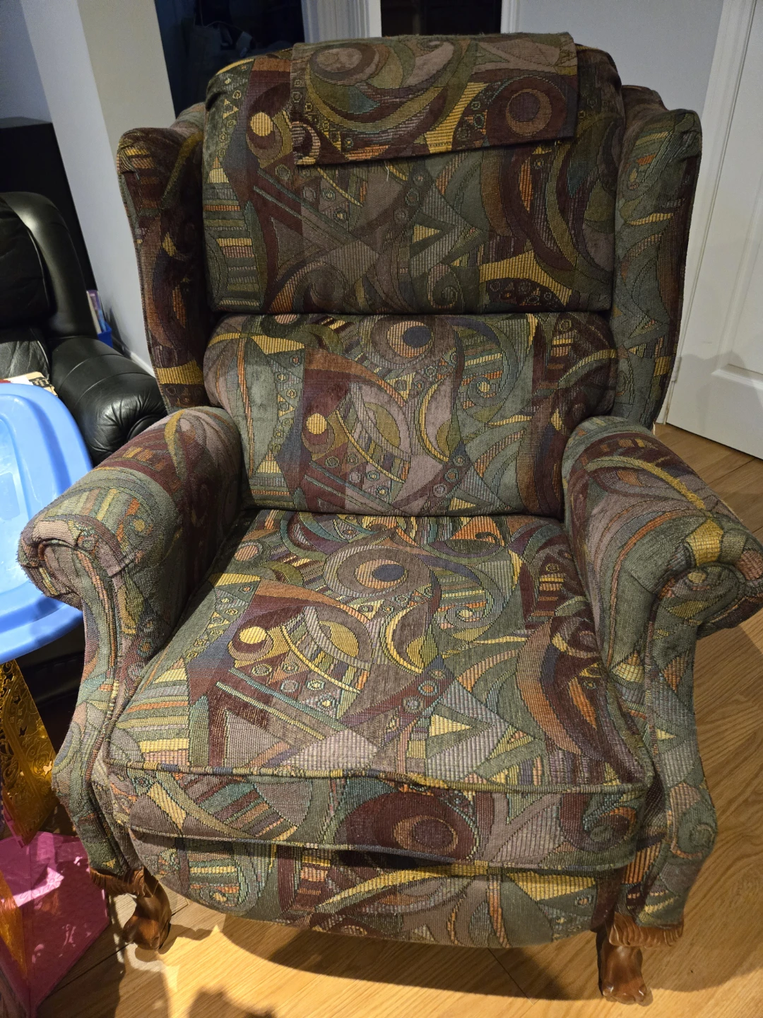 2 Upholstered recliner armchairs - photo 3