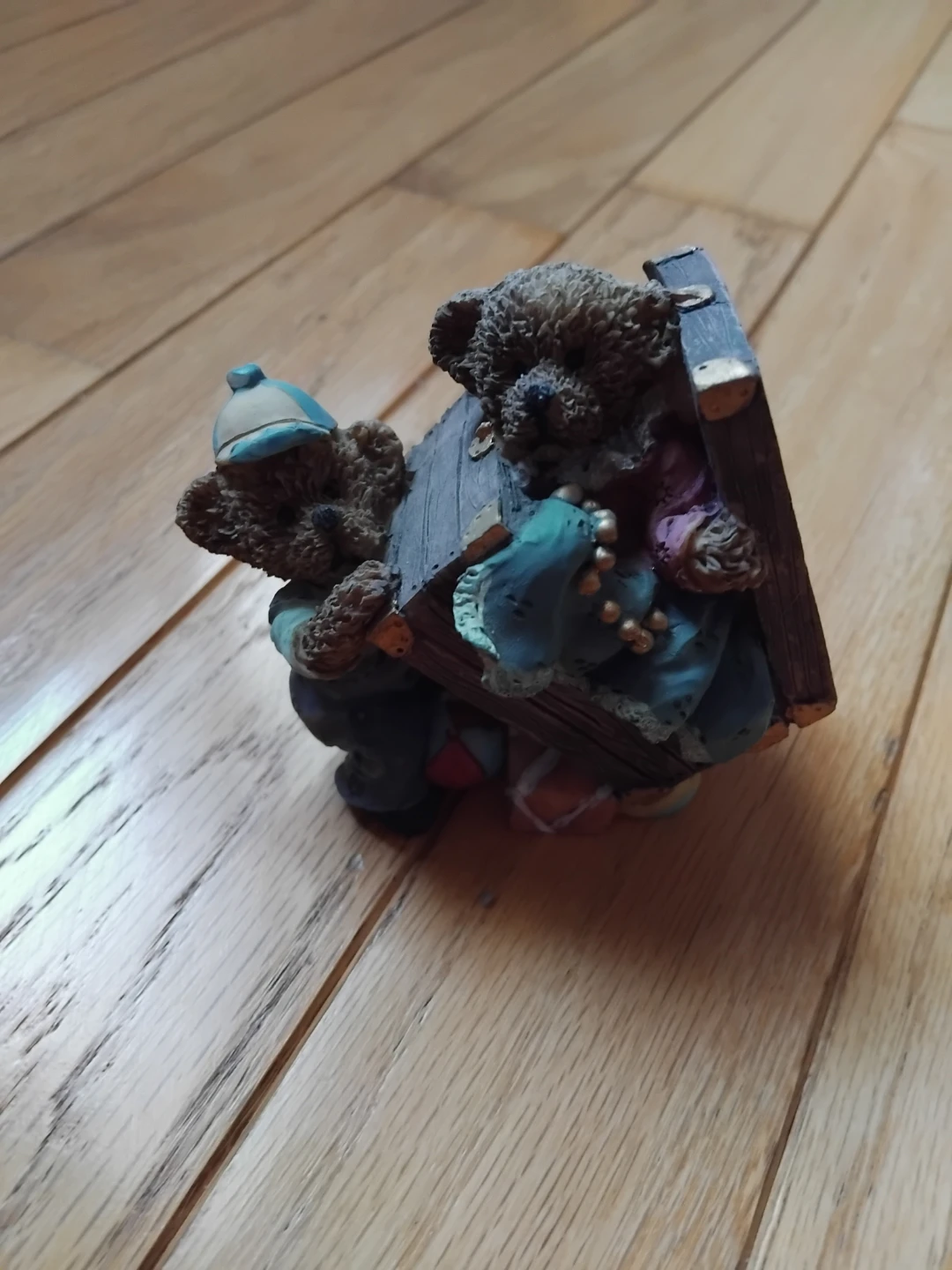 Two Teddy Bear Figurines - photo 4