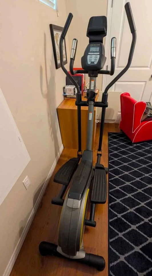Gold's Gym Elliptical Trainer - photo 3
