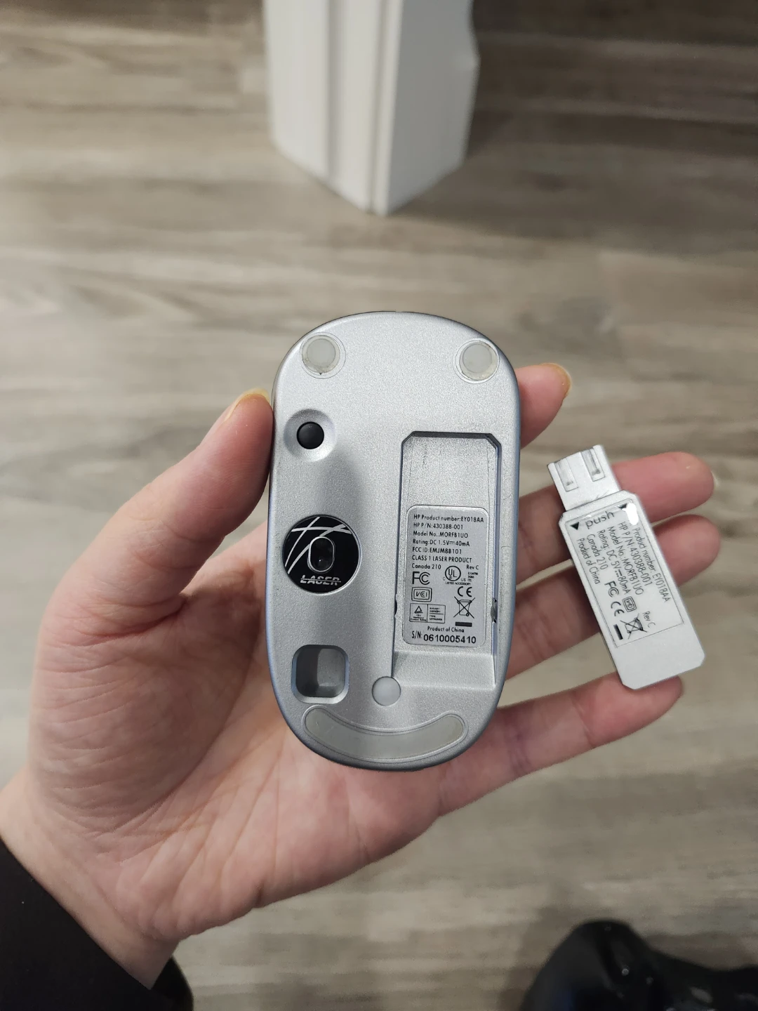 HP Wireless Laser Mouse with Carrying Pouch - photo 3