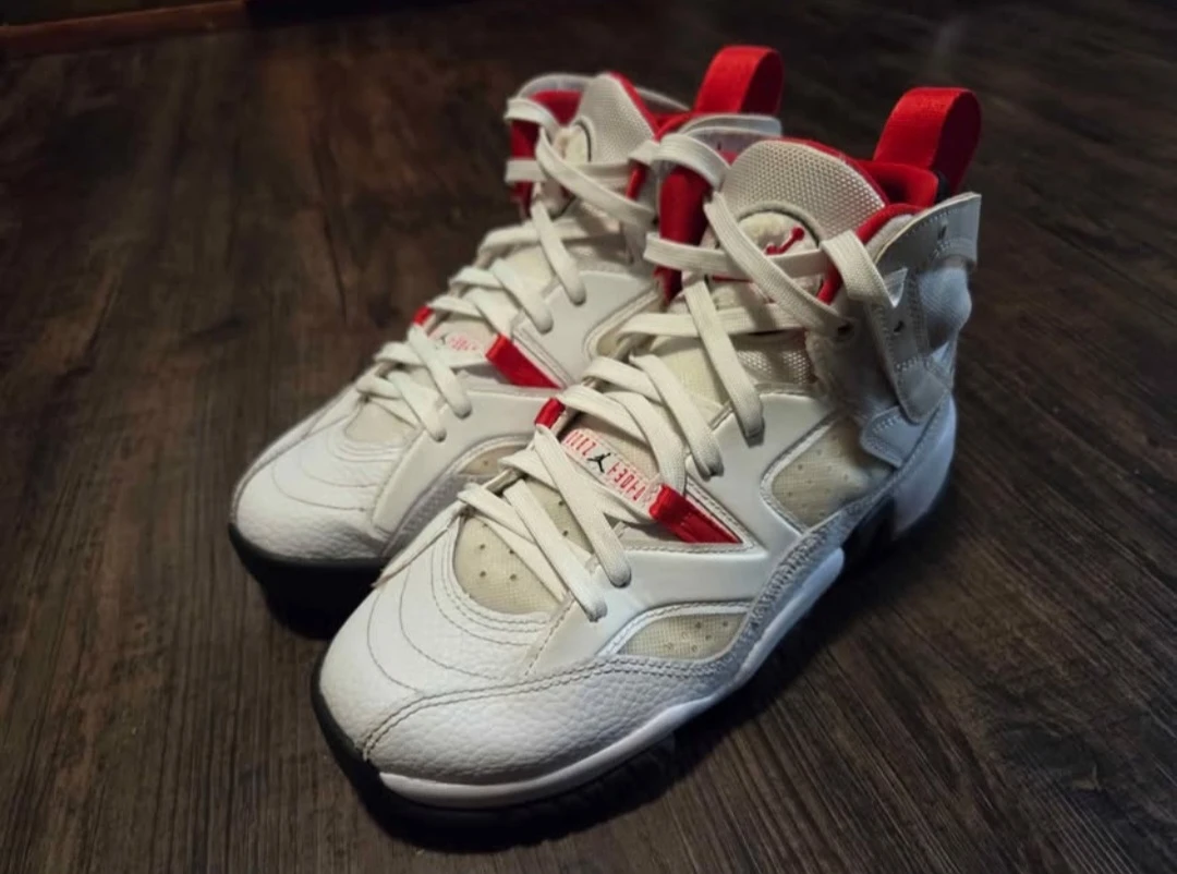 🥕Jordan Jumpman 6 Shoes - White/Red - Size 6Y - photo 2