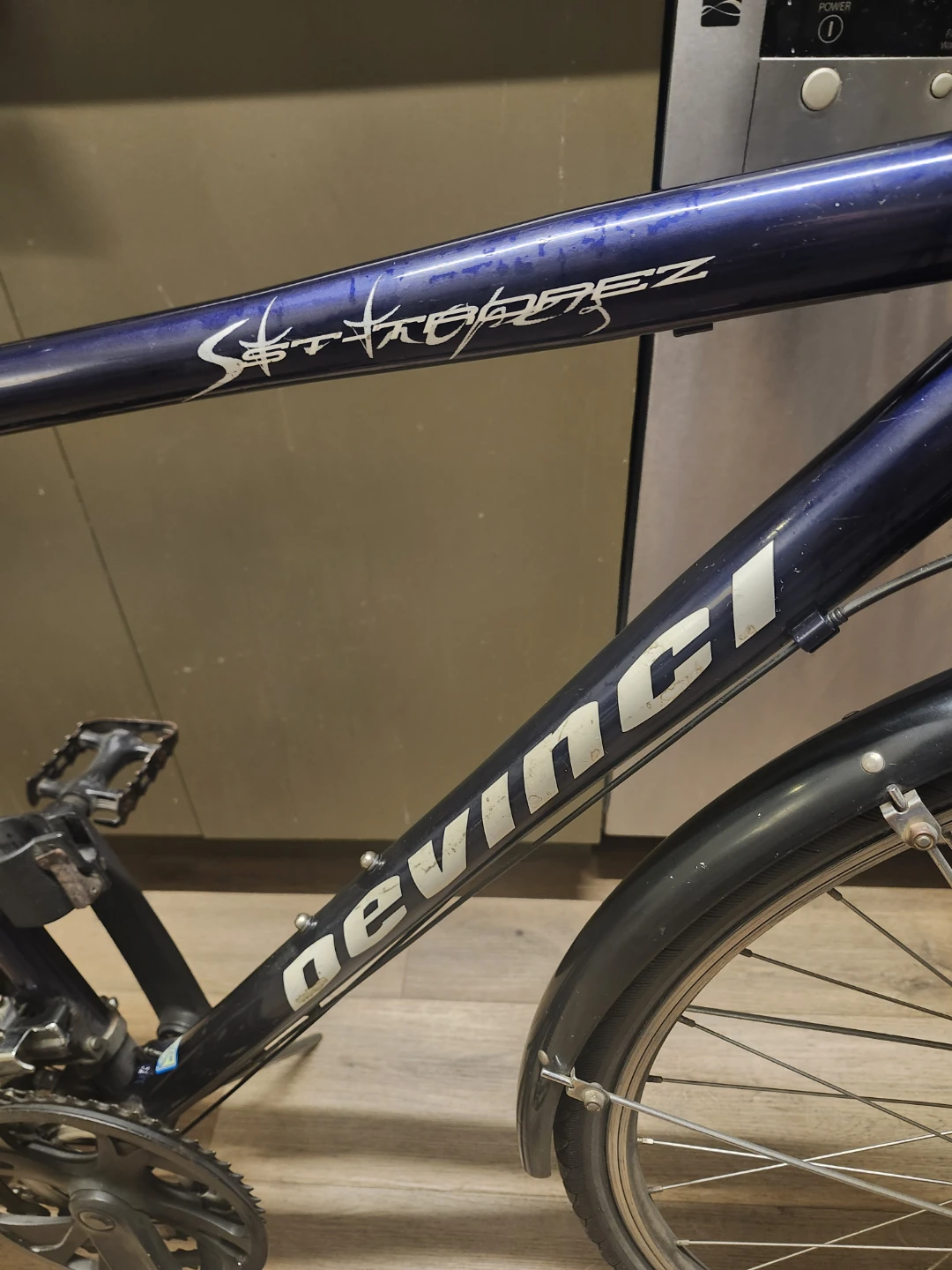 Devinci "St. Tropez" Hybrid Bike - photo 3