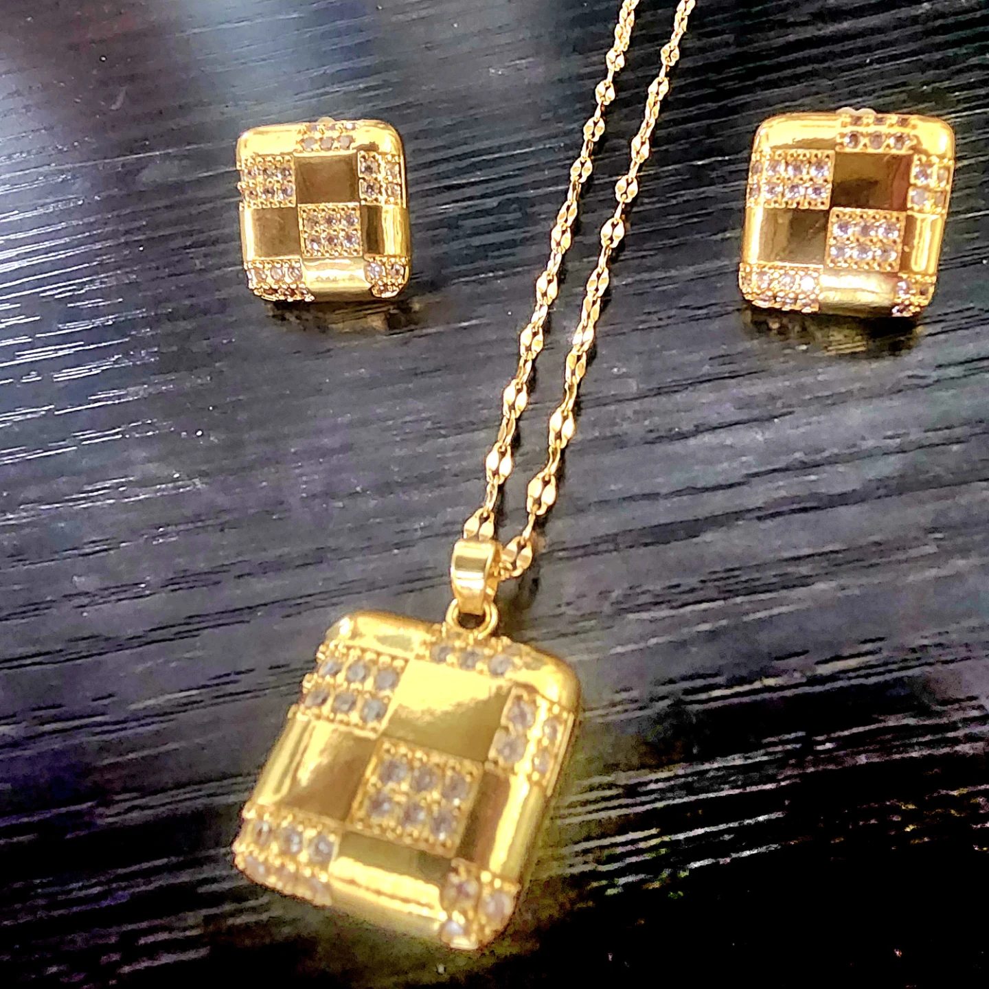 NEW Jewelry Set with Earrings, Necklace, and Bracelet - photo 3