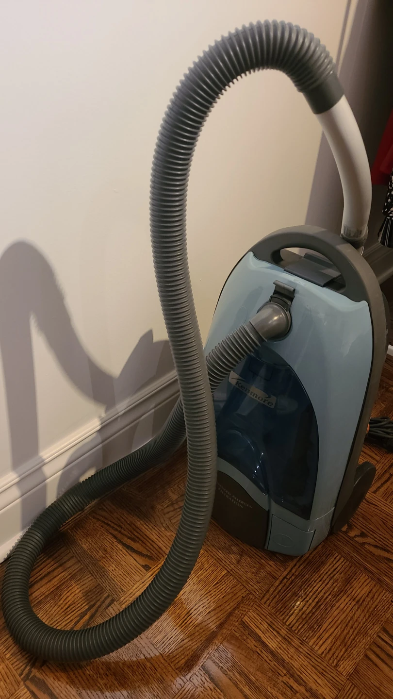 Kenmore Vacuum Cleaner with 4 Attachments 🥕 - photo 2