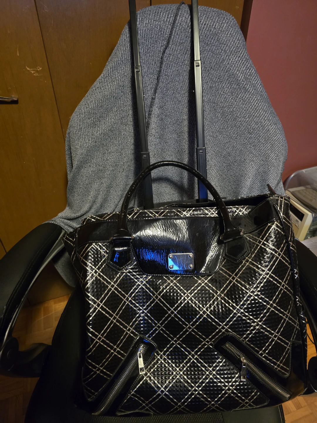 Black Rolling Carry-On Bag 🏆